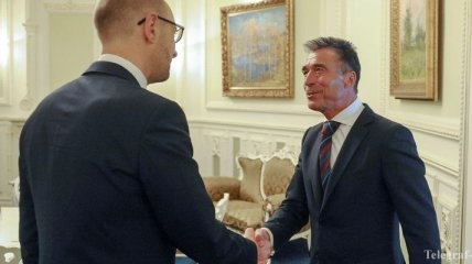 Яценюк и Расмуссен обсудили дальнейшее сотрудничество Украины и НАТО
