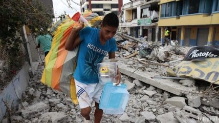 Число жертв землетрясения в Эквадоре превысило 600 человек