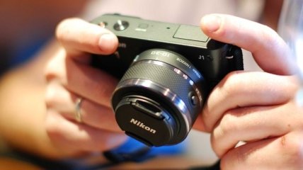 Продажи цифровых камер Nikon в мире упали на 57% 