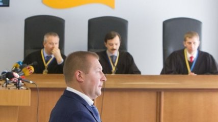 Адвокаты Януковича не придут на судебное заседание из-за командировки