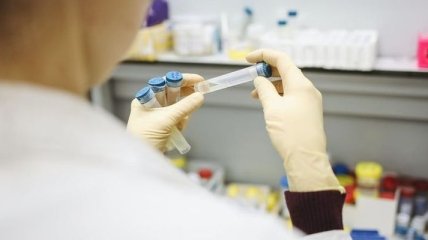 Кількість померлих від коронавірусу у Британії зросла майже до 13 тисяч осіб