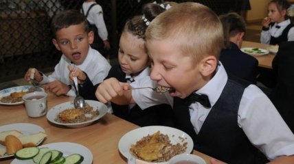 В столовой Львова отравились семь человек, среди которых трое детей