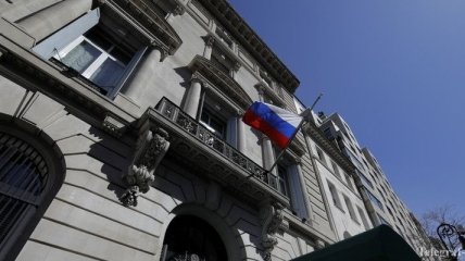 Порошенко назвал преступниками высланных российских дипломатов