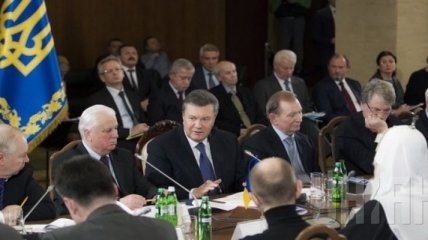 Кучма: Власти и оппозиции надо отказаться от ультиматумов