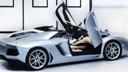 Свежая версия родстера Aventador от Lamborghini