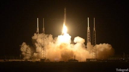 SpaceX вывела в космос свой первый коммерческий спутник