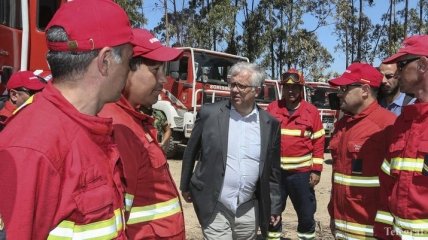 В Португалии снова бушуют лесные пожары, проводится эвакуация жителей
