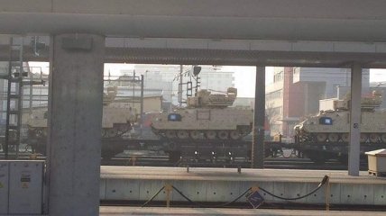 СМИ: Американские танки везут в Украину (Фото)