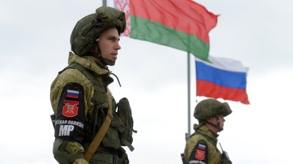 Белорусы продолжают военные учения вместе с россиянами