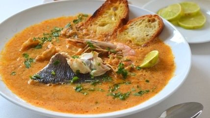 Рецепт дня: средиземноморский рыбный суп