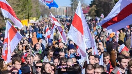 День воли: В Минске проходит акция, посвященная 101-летию создания БНР 