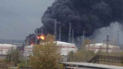 В России на нефтеперерабатывающем заводе прогремел мощный взрыв 