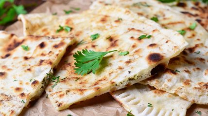 Янтыки с сыром и зеленью