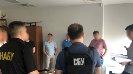 "Продав" агенту держпідприємство: НАБУ показало, як спіймало "слугу" Гунька на хабарі (відео)