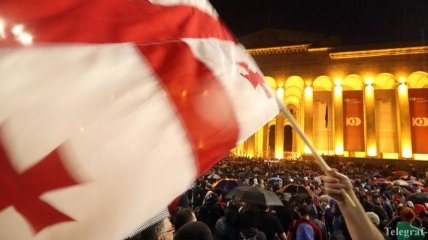 В грузинской столице возобновились протесты