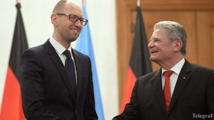 Яценюк обсудил с президентом ФРГ кризис на Донбассе