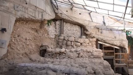 В Израиле раскопали часть библейской защитной стены (видео)