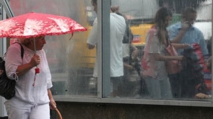Сегодня украинцам не стоит выходить из дома без зонта 
