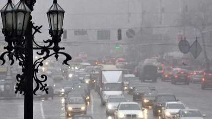 Штормовое предупреждение: Украину накроют метели, дожди и сильный ветер
