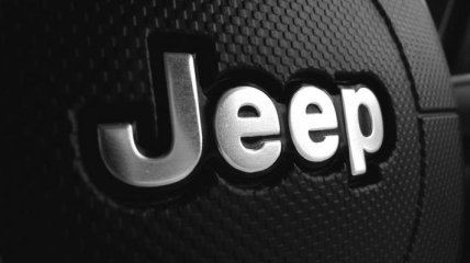 Появились снимки нового трехрядного внедорожника Jeep