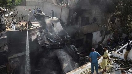Пакистанская авиакатастрофа: количество погибших увеличилось до 92