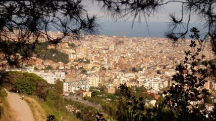 В Барселоне можно отправиться на экскурсию с гидом-бездомным