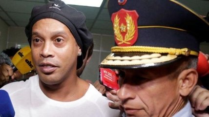 Роналдиньо пробудет под арестом в парагвайской тюрьме около полугода (Видео)