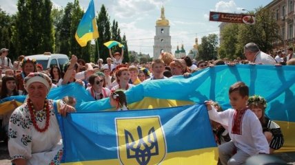 Пять тысяч вышиванок на Мегамарше в Киеве