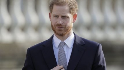 Принц Гарри вернулся в Великобританию без Меган Маркл
