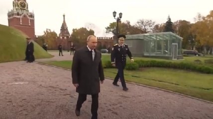 Путін "розпадається" на частини? Дивина в поведінці президента Росії спантеличила мережу