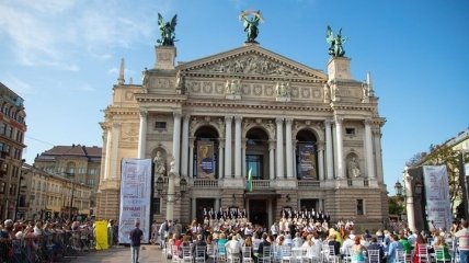 Во Львовском национальном театре оперы и балета открылся 120-й сезон