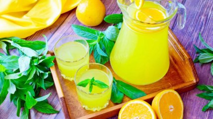 Апельсиновий лимонад — те, що потрібно у спеку