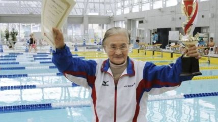100-летняя пловчиха попала в Книгу рекордов Гиннеса