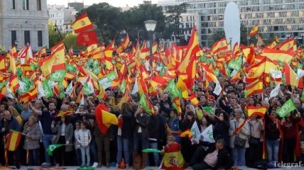 Испания сегодня досрочно переизберет парламент