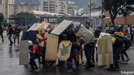 Протесты в Венесуэле: погибли уже 90 человек