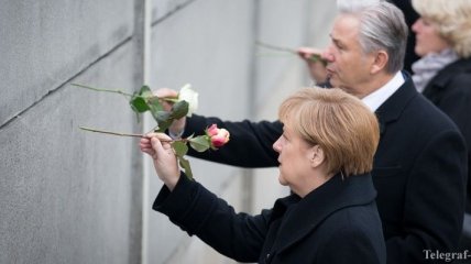 Меркель увидела в падении Берлинской стены послание для украинцев