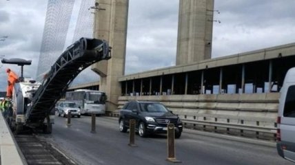 В Киеве ограничат движение на Московском мосту