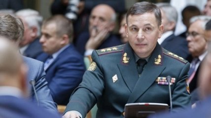 Порошенко принял отставку министра обороны Гелетея