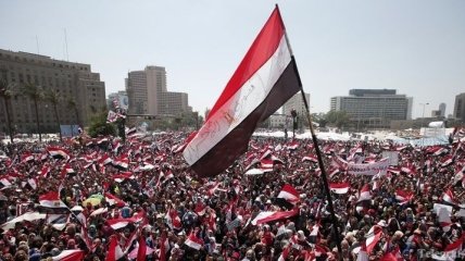 Демонстрации в Египте: пылают офисы, ограблен музей, слышна стрельба