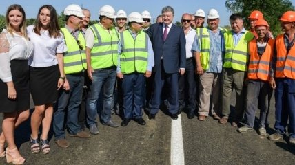 Порошенко принял участие в открытии моста на трассе "Одесса-Рени"