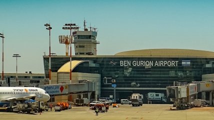 Несмотря на ракетные атаки на Израиль, аэропорт Бен-Гурион продолжает работать в штатном режиме.