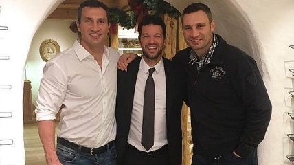 Братья Кличко стали "телохранителями" Михаэля Баллака