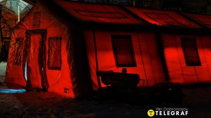 Наметовий пункт незламності в Києві взимку 2026