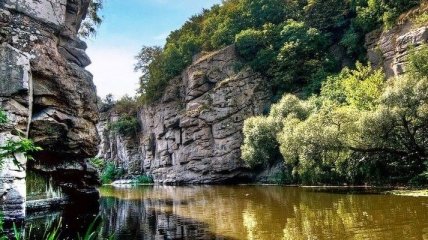 Неизвестные водоемы Украины: уникальные озера, водопады, каньоны и заливы (Фото)