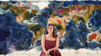 Художница по текстилю Ванесса Барраган воссоздала карту мира на 6-метровом гобелене (Фото)