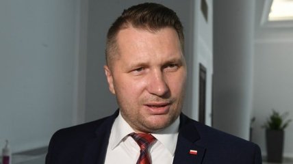 "Не равны нормальным людям": в Польше разгорелся скандал из-за высказывания депутата о ЛГБТ