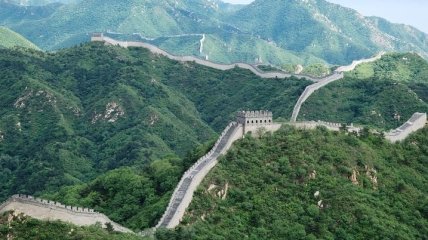 Частину Великої китайської стіни, яка не працювала через COVID-19 відкрили для туристів