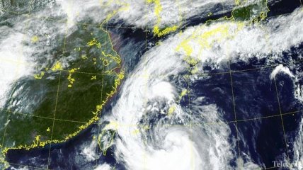 Разрушительный тайфун Тапа надвигается на японский регион Окинава (Видео)