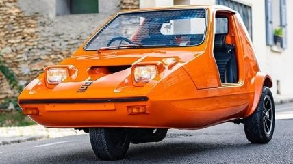 Самый необычный автомобиль выставили на аукционе в Париже (Фото)