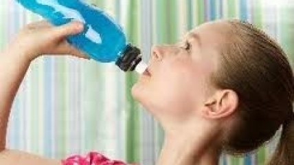 Подростков «подсаживают» на напитки с кофеином